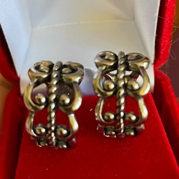 Filigree hoop clip on earrings - Picture 2 of 5